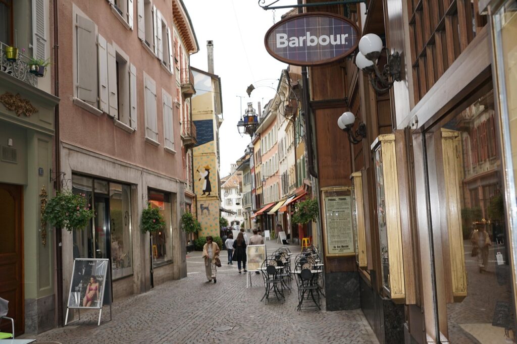 découvrez notre sélection d'animaleries offrant tout pour vos compagnons : nourriture, accessoires et conseils pour leur bien-être.